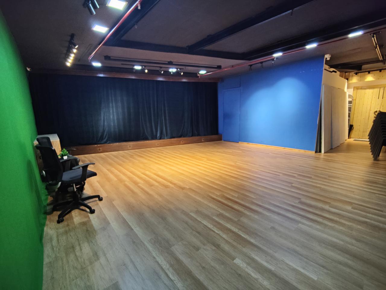 Ready to Use Studio Space for Rent in Kandivali East