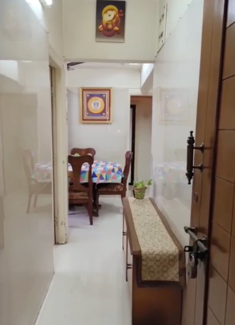 Fully Furnished 3BHK for Sale in Kandivali West