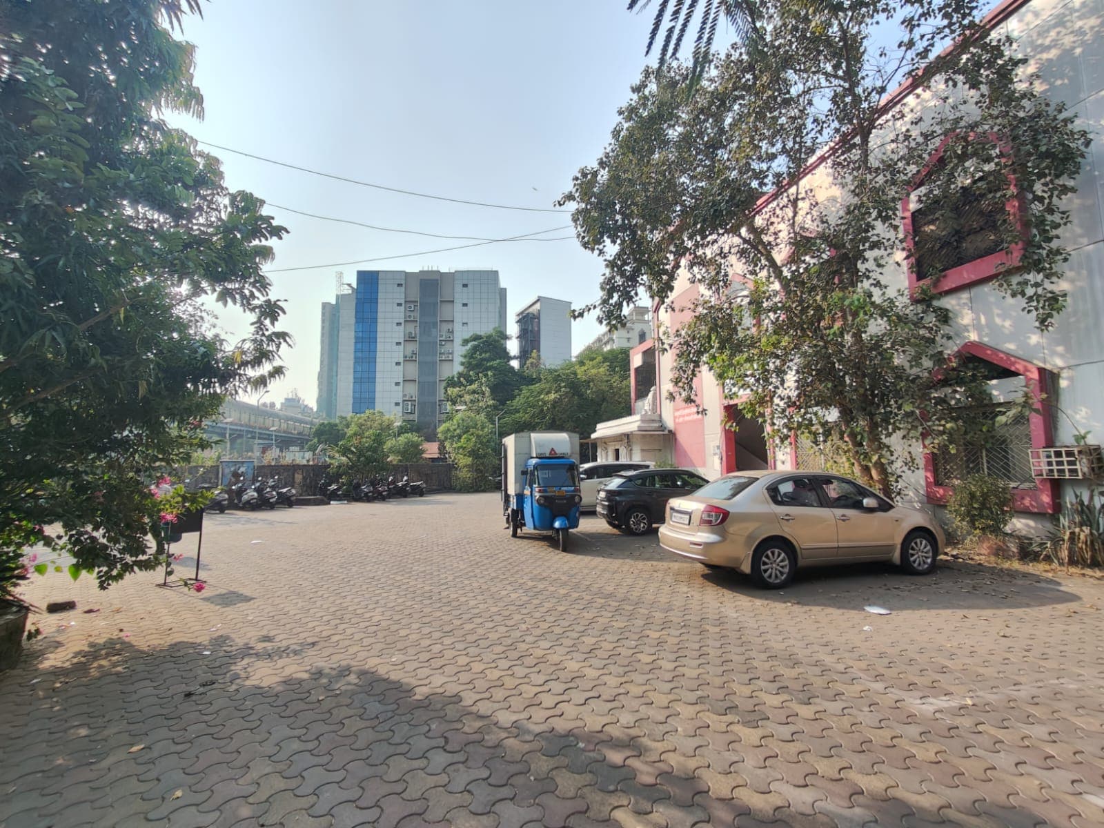 Commercial Gala Space for Rent in Kandivali East