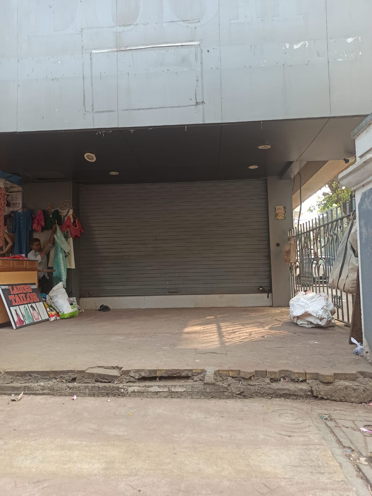 Commercial Shop for Sale in Kandivali West